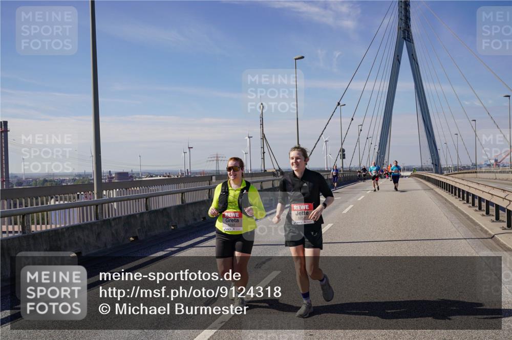 03.10.2025 - Köhlbrandbrückenlauf Michael Burmester http://msf.ph/oto/9124318 03.10.2025 13:07:19 Position 2 5232, 5257 meine-sportfotos.de