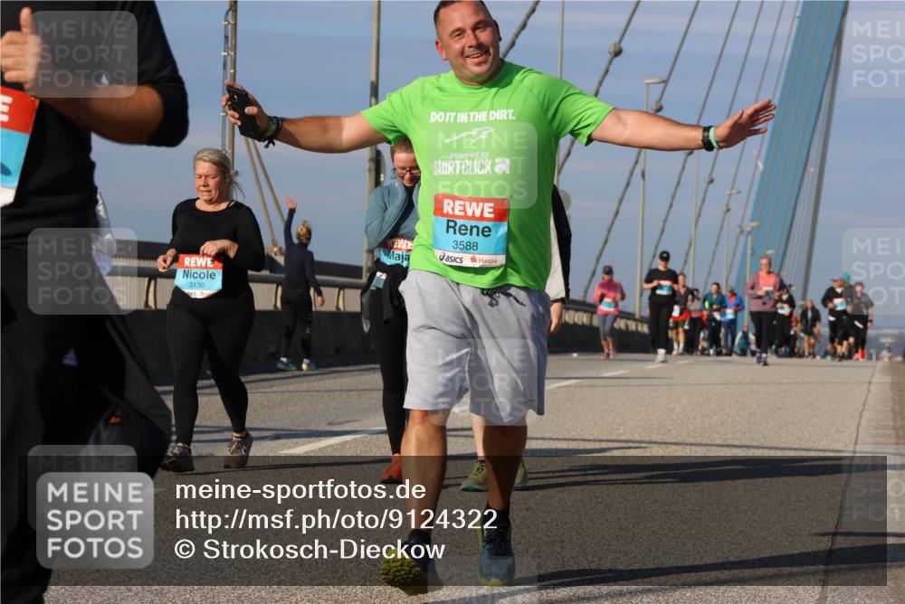 03.10.2025 - Köhlbrandbrückenlauf Strokosch-Dieckow http://msf.ph/oto/9124322 03.10.2025 10:04:43 Position 2 3130, 3588 meine-sportfotos.de