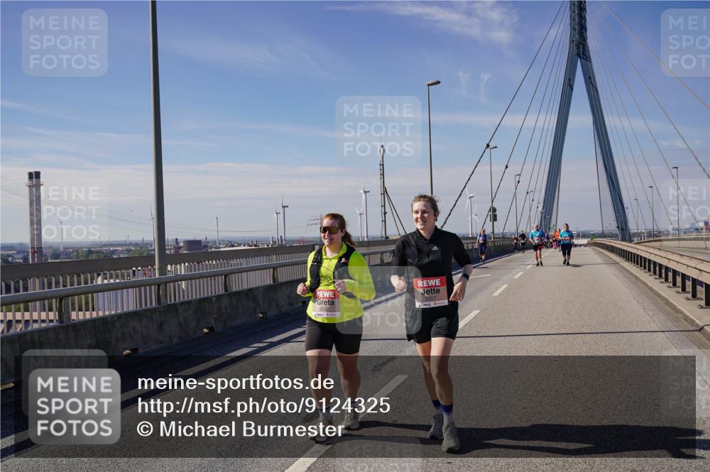 03.10.2025 - Köhlbrandbrückenlauf Michael Burmester http://msf.ph/oto/9124325 03.10.2025 13:07:19 Position 2 5232 meine-sportfotos.de