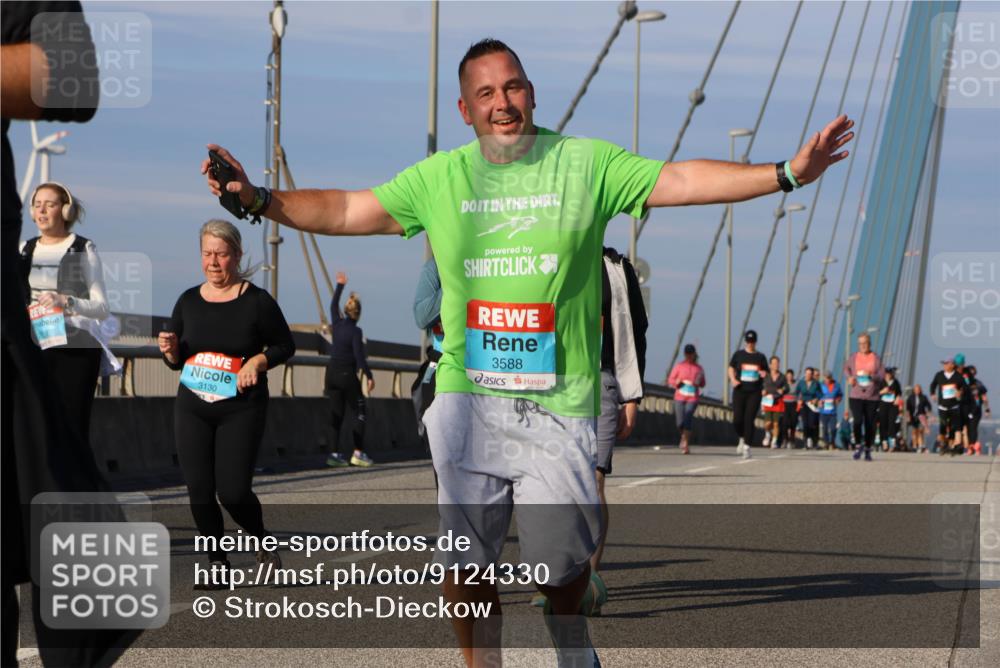 03.10.2025 - Köhlbrandbrückenlauf Strokosch-Dieckow http://msf.ph/oto/9124330 03.10.2025 10:04:43 Position 2 3130, 3588 meine-sportfotos.de