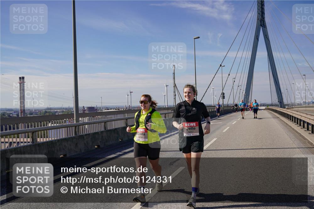 03.10.2025 - Köhlbrandbrückenlauf Michael Burmester http://msf.ph/oto/9124331 03.10.2025 13:07:19 Position 2 5232, 5257 meine-sportfotos.de