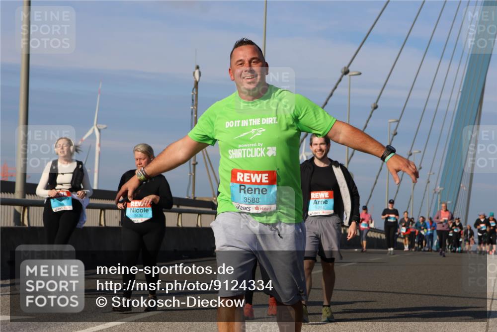 03.10.2025 - Köhlbrandbrückenlauf Strokosch-Dieckow http://msf.ph/oto/9124334 03.10.2025 10:04:43 Position 2 3130, 3588, 1254 meine-sportfotos.de
