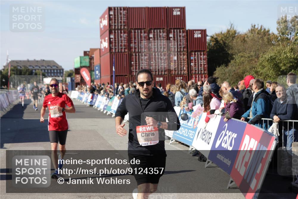 03.10.2025 - Köhlbrandbrückenlauf Jannik Wohlers http://msf.ph/oto/9124357 03.10.2025 13:06:14 Ziel 4504, 4635, 4738, 6222, 6224, 6323, 6356, 6850 meine-sportfotos.de