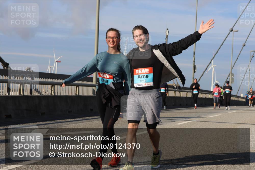 03.10.2025 - Köhlbrandbrückenlauf Strokosch-Dieckow http://msf.ph/oto/9124370 03.10.2025 10:04:47 Position 2 1254 meine-sportfotos.de