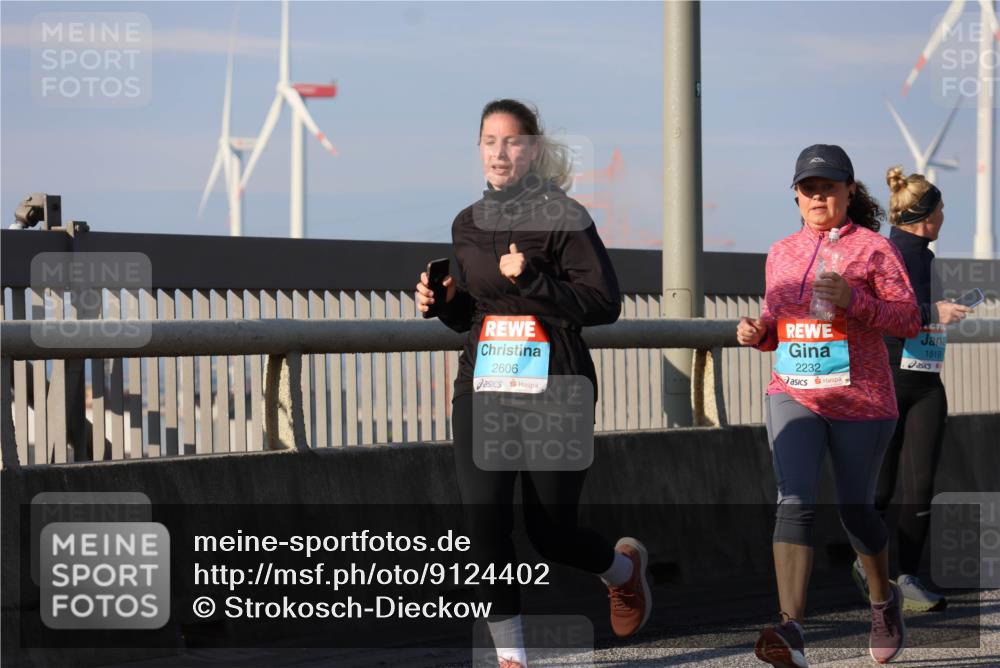 03.10.2025 - Köhlbrandbrückenlauf Strokosch-Dieckow http://msf.ph/oto/9124402 03.10.2025 10:04:54 Position 2 2606, 2232, 1819 meine-sportfotos.de