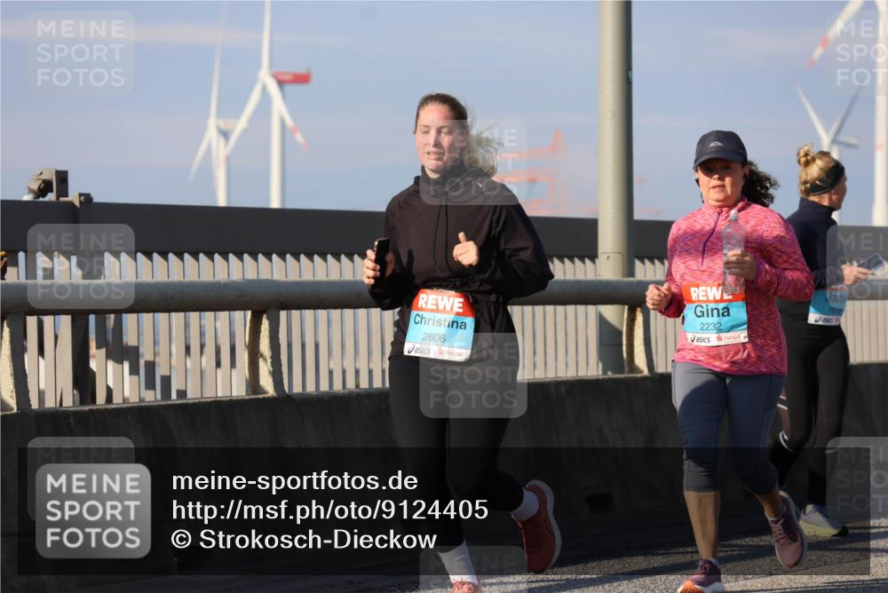 03.10.2025 - Köhlbrandbrückenlauf Strokosch-Dieckow http://msf.ph/oto/9124405 03.10.2025 10:04:54 Position 2 2606, 2232, 1819 meine-sportfotos.de