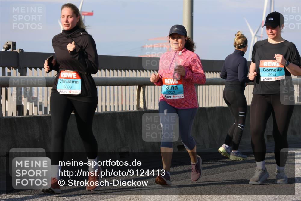 03.10.2025 - Köhlbrandbrückenlauf Strokosch-Dieckow http://msf.ph/oto/9124413 03.10.2025 10:04:55 Position 2 1, 2606, 2232, 2014 meine-sportfotos.de