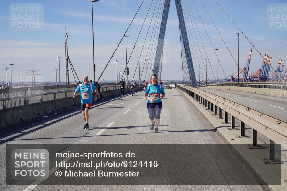 03.10.2025 - Köhlbrandbrückenlauf Michael Burmester http://msf.ph/oto/9124416 03.10.2025 13:07:29 Position 2 2 meine-sportfotos.de