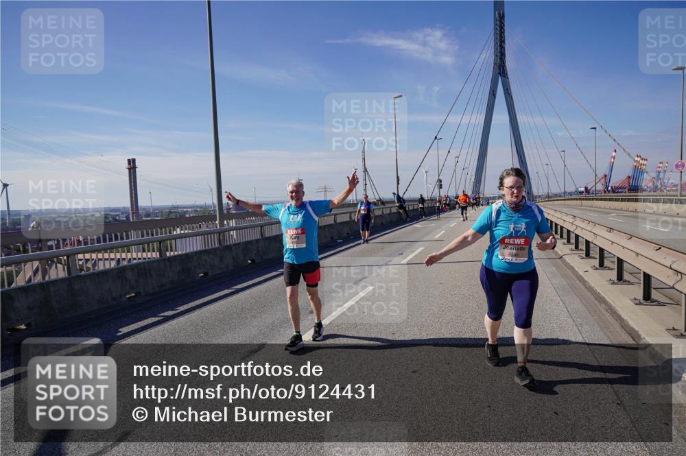 03.10.2025 - Köhlbrandbrückenlauf Michael Burmester http://msf.ph/oto/9124431 03.10.2025 13:07:32 Position 2 6546 meine-sportfotos.de