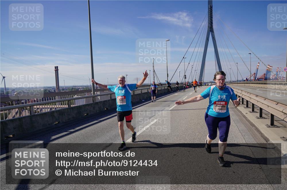 03.10.2025 - Köhlbrandbrückenlauf Michael Burmester http://msf.ph/oto/9124434 03.10.2025 13:07:32 Position 2 6546 meine-sportfotos.de