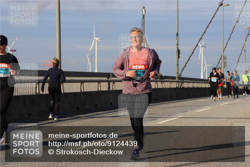 03.10.2025 - Köhlbrandbrückenlauf Strokosch-Dieckow http://msf.ph/oto/9124439 03.10.2025 10:04:57 Position 2 2014, 3589 meine-sportfotos.de