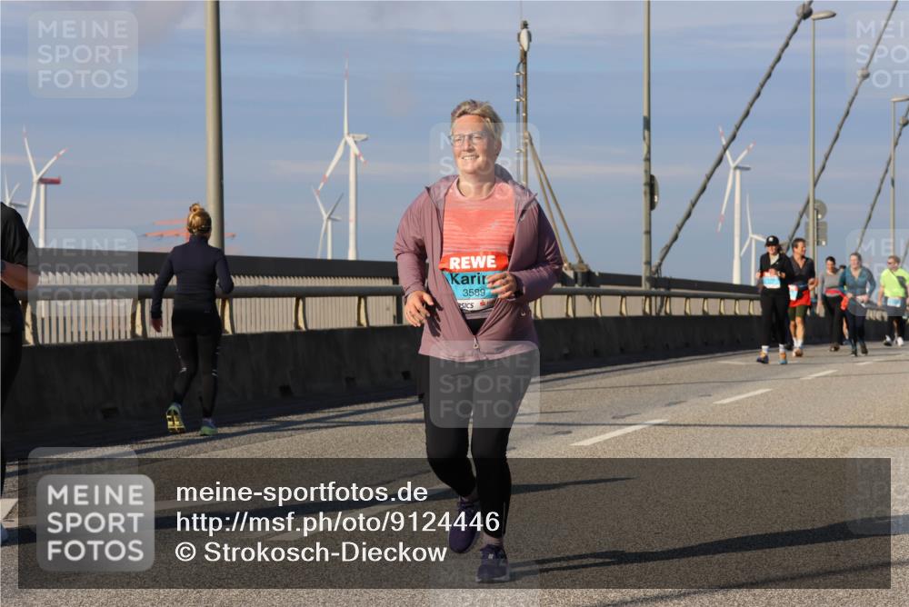 03.10.2025 - Köhlbrandbrückenlauf Strokosch-Dieckow http://msf.ph/oto/9124446 03.10.2025 10:04:57 Position 2 3589 meine-sportfotos.de