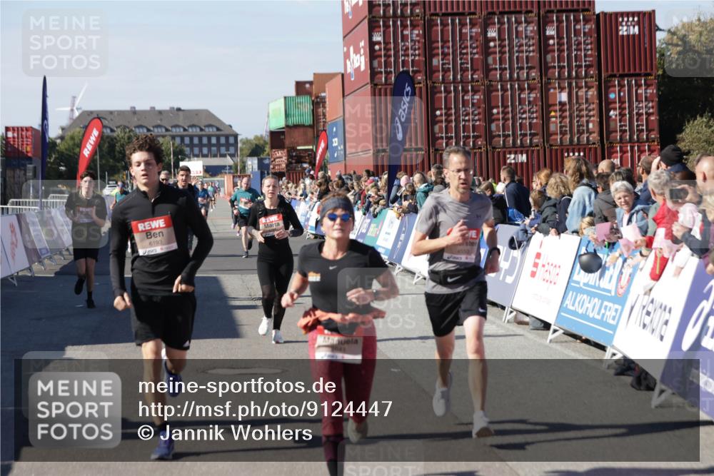 03.10.2025 - Köhlbrandbrückenlauf Jannik Wohlers http://msf.ph/oto/9124447 03.10.2025 13:06:23 Ziel 4124, 4550, 4658, 4659, 5563, 5641, 5970, 6193, 6323, 6850 meine-sportfotos.de