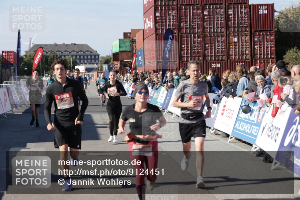 03.10.2025 - Köhlbrandbrückenlauf Jannik Wohlers http://msf.ph/oto/9124451 03.10.2025 13:06:23 Ziel 4124, 4550, 4658, 4659, 5563, 5641, 5970, 6193, 6323, 6850 meine-sportfotos.de