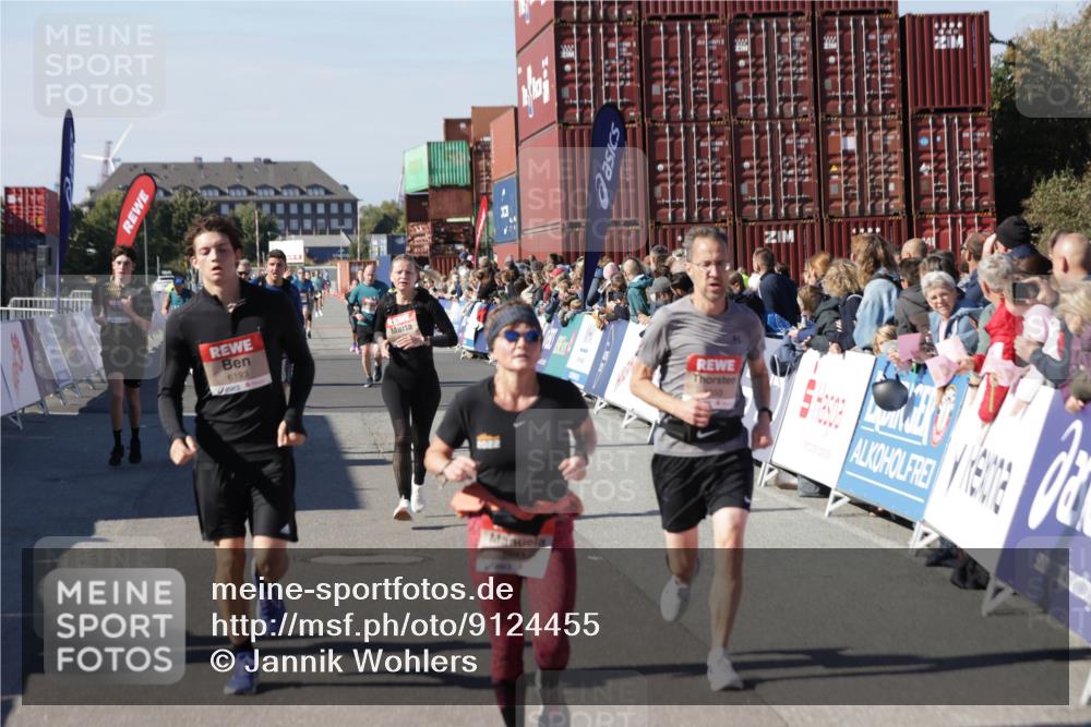 03.10.2025 - Köhlbrandbrückenlauf Jannik Wohlers http://msf.ph/oto/9124455 03.10.2025 13:06:23 Ziel 4124, 4550, 4658, 4659, 5563, 5641, 5970, 6193, 6323, 6850 meine-sportfotos.de