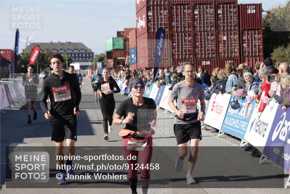03.10.2025 - Köhlbrandbrückenlauf Jannik Wohlers http://msf.ph/oto/9124458 03.10.2025 13:06:24 Ziel 4124, 4396, 4550, 4658, 4659, 5563, 5641, 5970, 6193, 6850 meine-sportfotos.de