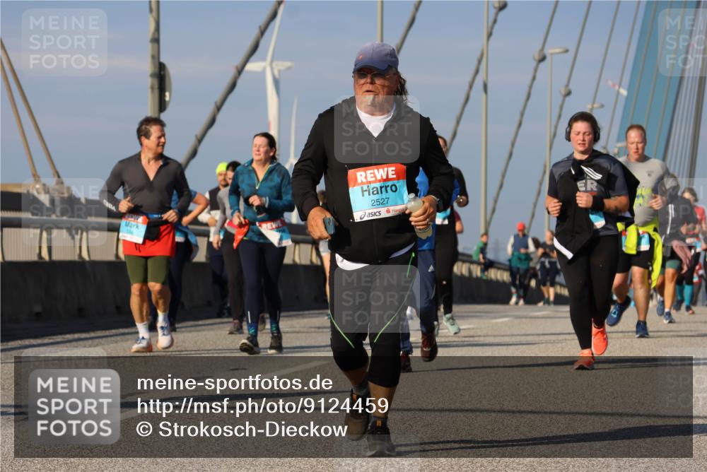 03.10.2025 - Köhlbrandbrückenlauf Strokosch-Dieckow http://msf.ph/oto/9124459 03.10.2025 10:05:04 Position 2 2527 meine-sportfotos.de