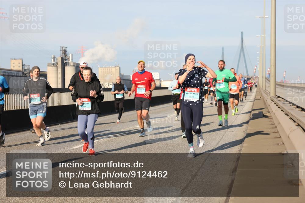 03.10.2025 - Köhlbrandbrückenlauf Lena Gebhardt http://msf.ph/oto/9124462 03.10.2025 09:45:54 Position 2 284, 2979 meine-sportfotos.de