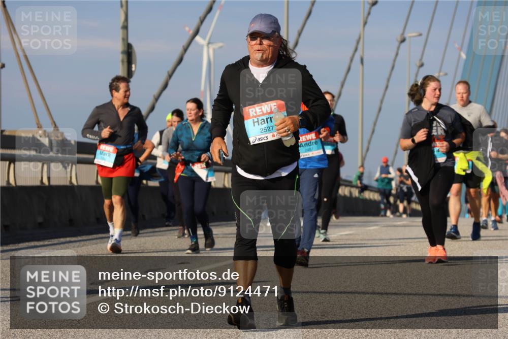03.10.2025 - Köhlbrandbrückenlauf Strokosch-Dieckow http://msf.ph/oto/9124471 03.10.2025 10:05:04 Position 2 2527, 2487 meine-sportfotos.de