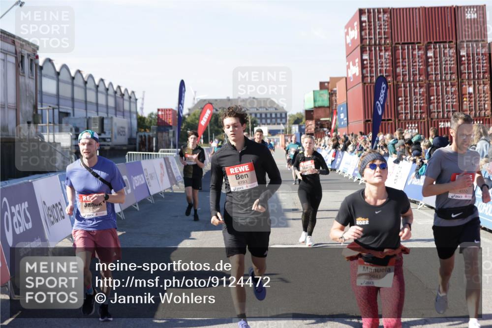03.10.2025 - Köhlbrandbrückenlauf Jannik Wohlers http://msf.ph/oto/9124472 03.10.2025 13:06:24 Ziel 4124, 4396, 4550, 4658, 4659, 5563, 5641, 5970, 6193, 6850 meine-sportfotos.de