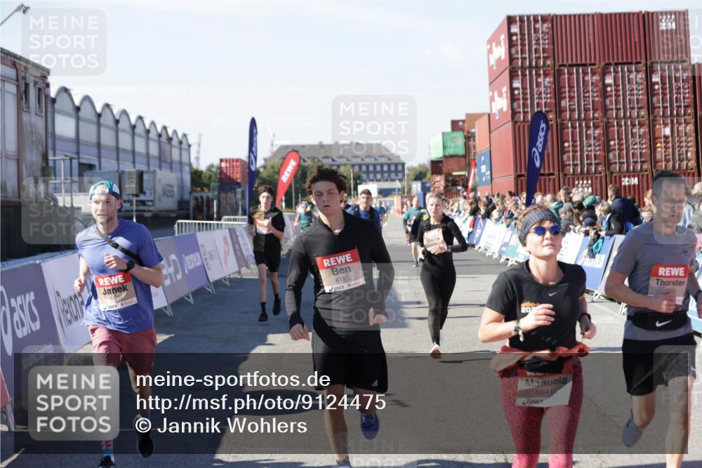03.10.2025 - Köhlbrandbrückenlauf Jannik Wohlers http://msf.ph/oto/9124475 03.10.2025 13:06:24 Ziel 4124, 4396, 4550, 4658, 4659, 5563, 5641, 5970, 6193, 6850 meine-sportfotos.de