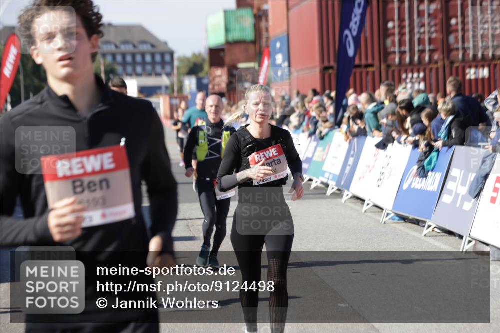 03.10.2025 - Köhlbrandbrückenlauf Jannik Wohlers http://msf.ph/oto/9124498 03.10.2025 13:06:25 Ziel 4124, 4396, 4550, 4658, 4659, 5563, 5641, 5970, 6193, 6850 meine-sportfotos.de