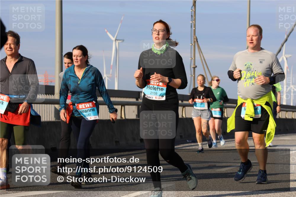 03.10.2025 - Köhlbrandbrückenlauf Strokosch-Dieckow http://msf.ph/oto/9124509 03.10.2025 10:05:12 Position 2 2442, 2159, 10 meine-sportfotos.de