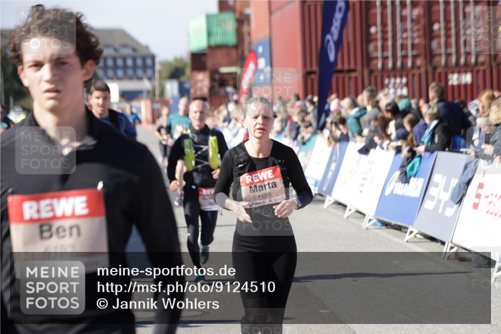 03.10.2025 - Köhlbrandbrückenlauf Jannik Wohlers http://msf.ph/oto/9124510 03.10.2025 13:06:25 Ziel 4124, 4396, 4550, 4658, 4659, 5563, 5641, 5970, 6193, 6850 meine-sportfotos.de