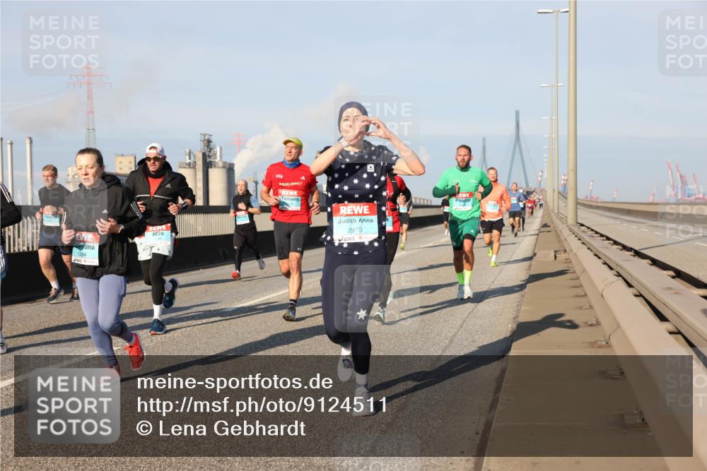 03.10.2025 - Köhlbrandbrückenlauf Lena Gebhardt http://msf.ph/oto/9124511 03.10.2025 09:45:55 Position 2 1284, 2979 meine-sportfotos.de