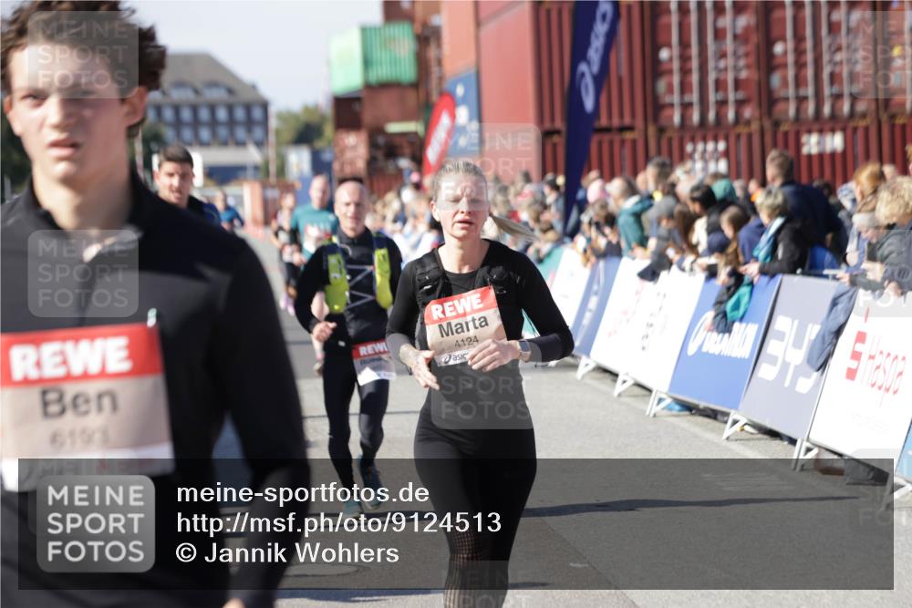 03.10.2025 - Köhlbrandbrückenlauf Jannik Wohlers http://msf.ph/oto/9124513 03.10.2025 13:06:25 Ziel 4124, 4396, 4550, 4658, 4659, 5563, 5641, 5970, 6193, 6850 meine-sportfotos.de