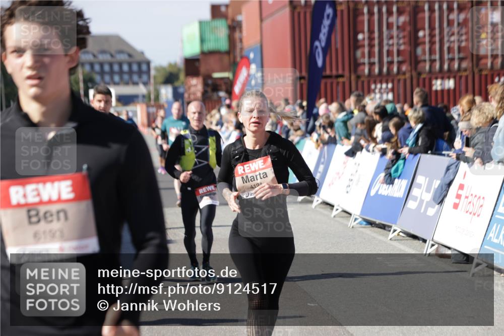03.10.2025 - Köhlbrandbrückenlauf Jannik Wohlers http://msf.ph/oto/9124517 03.10.2025 13:06:25 Ziel 4124, 4396, 4550, 4658, 4659, 5563, 5641, 5970, 6193, 6850 meine-sportfotos.de
