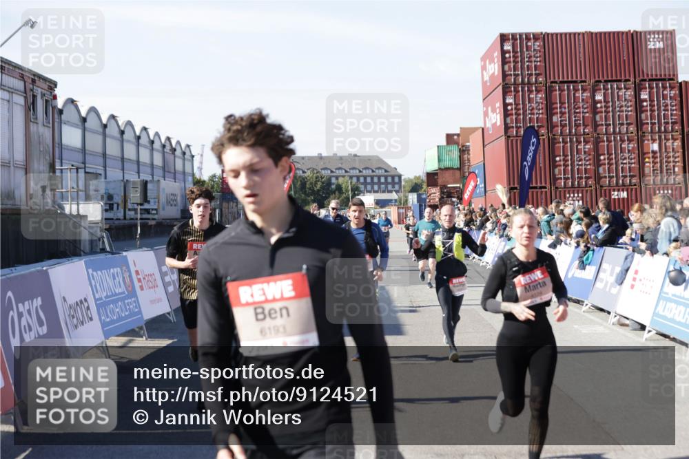 03.10.2025 - Köhlbrandbrückenlauf Jannik Wohlers http://msf.ph/oto/9124521 03.10.2025 13:06:26 Ziel 4015, 4122, 4124, 4396, 4550, 4658, 4659, 5563, 5641, 5970, 6193 meine-sportfotos.de