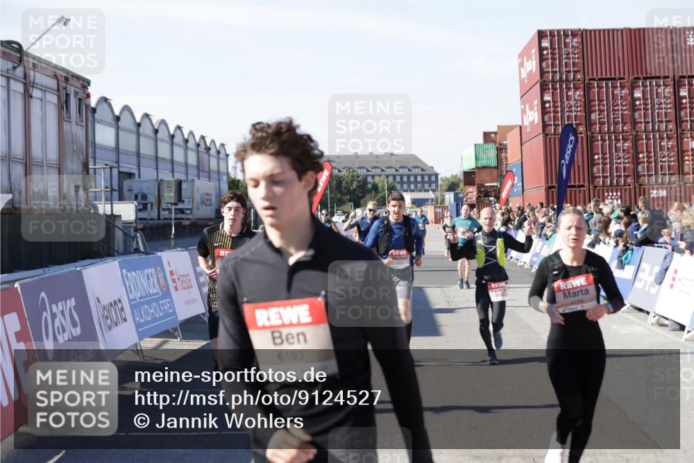 03.10.2025 - Köhlbrandbrückenlauf Jannik Wohlers http://msf.ph/oto/9124527 03.10.2025 13:06:26 Ziel 4015, 4122, 4124, 4396, 4550, 4658, 4659, 5563, 5641, 5970, 6193 meine-sportfotos.de