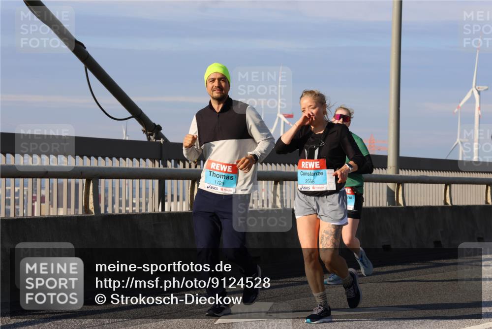 03.10.2025 - Köhlbrandbrückenlauf Strokosch-Dieckow http://msf.ph/oto/9124528 03.10.2025 10:05:17 Position 2 1729, 2558 meine-sportfotos.de