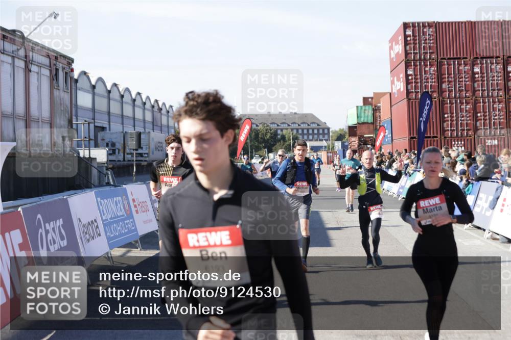03.10.2025 - Köhlbrandbrückenlauf Jannik Wohlers http://msf.ph/oto/9124530 03.10.2025 13:06:26 Ziel 4015, 4122, 4124, 4396, 4550, 4658, 4659, 5563, 5641, 5970, 6193 meine-sportfotos.de