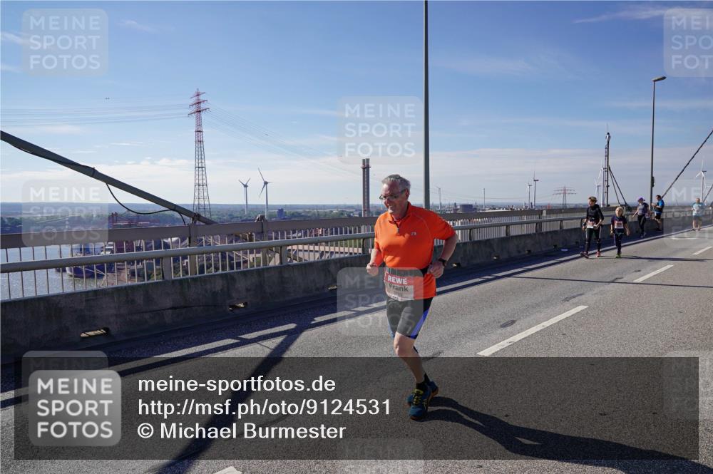 03.10.2025 - Köhlbrandbrückenlauf Michael Burmester http://msf.ph/oto/9124531 03.10.2025 13:07:43 Position 2  meine-sportfotos.de