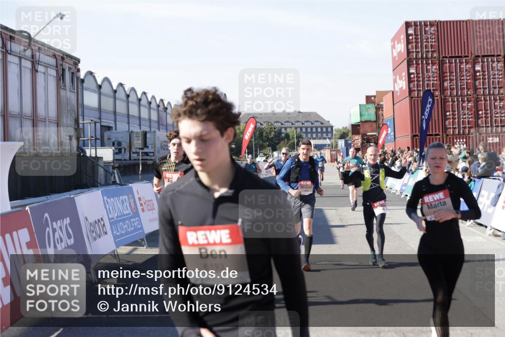03.10.2025 - Köhlbrandbrückenlauf Jannik Wohlers http://msf.ph/oto/9124534 03.10.2025 13:06:26 Ziel 4015, 4122, 4124, 4396, 4550, 4658, 4659, 5563, 5641, 5970, 6193 meine-sportfotos.de