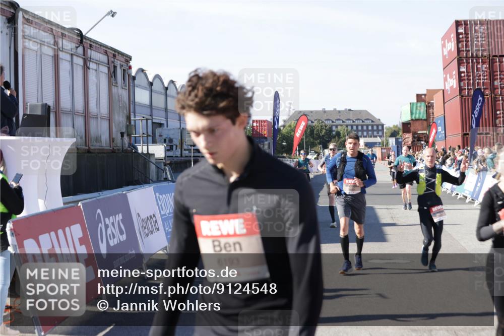 03.10.2025 - Köhlbrandbrückenlauf Jannik Wohlers http://msf.ph/oto/9124548 03.10.2025 13:06:26 Ziel 4015, 4122, 4124, 4396, 4550, 4658, 4659, 5563, 5641, 5970, 6193 meine-sportfotos.de