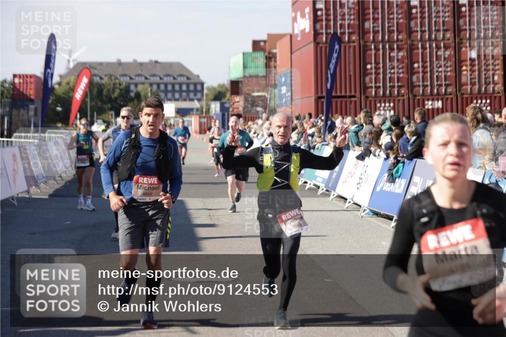 03.10.2025 - Köhlbrandbrückenlauf Jannik Wohlers http://msf.ph/oto/9124553 03.10.2025 13:06:27 Ziel 4015, 4122, 4124, 4396, 4550, 4658, 4659, 5563, 5641, 5970, 6193 meine-sportfotos.de