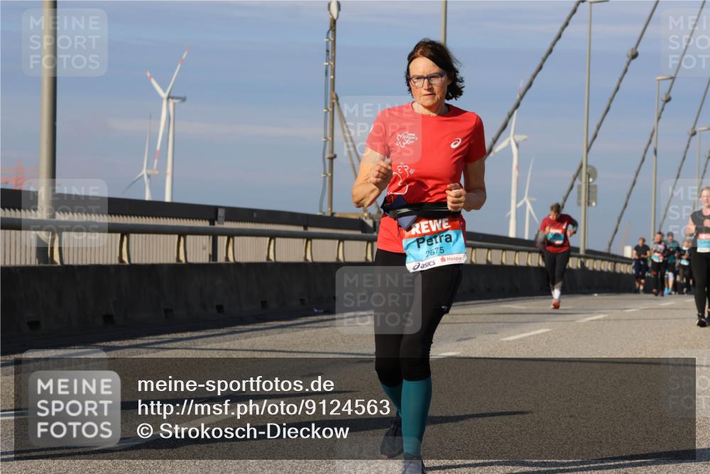 03.10.2025 - Köhlbrandbrückenlauf Strokosch-Dieckow http://msf.ph/oto/9124563 03.10.2025 10:05:21 Position 2 2575 meine-sportfotos.de
