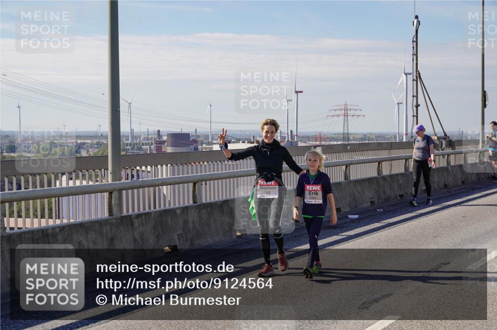 03.10.2025 - Köhlbrandbrückenlauf Michael Burmester http://msf.ph/oto/9124564 03.10.2025 13:07:46 Position 2 5905, 5904 meine-sportfotos.de