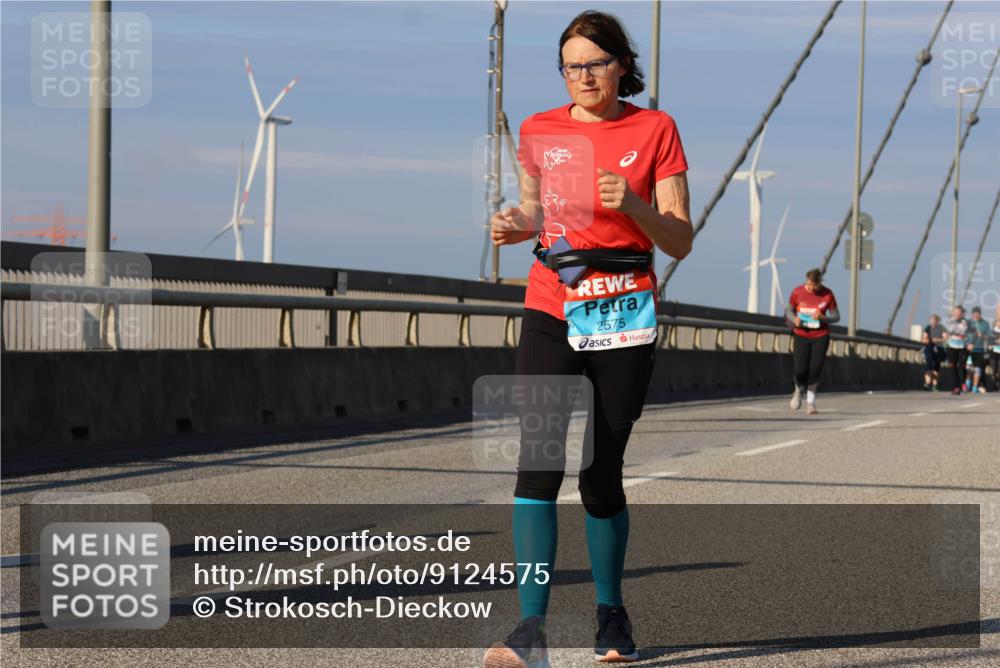 03.10.2025 - Köhlbrandbrückenlauf Strokosch-Dieckow http://msf.ph/oto/9124575 03.10.2025 10:05:22 Position 2 2575 meine-sportfotos.de