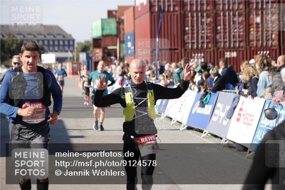 03.10.2025 - Köhlbrandbrückenlauf Jannik Wohlers http://msf.ph/oto/9124578 03.10.2025 13:06:27 Ziel 4015, 4122, 4124, 4396, 4550, 4658, 4659, 5563, 5641, 5970, 6193 meine-sportfotos.de