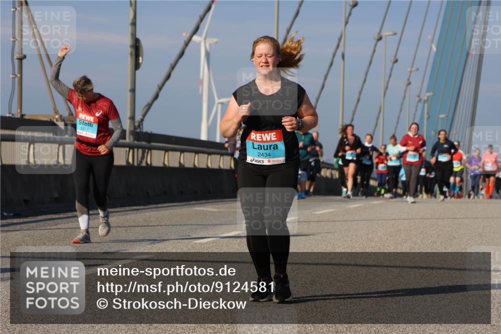 03.10.2025 - Köhlbrandbrückenlauf Strokosch-Dieckow http://msf.ph/oto/9124581 03.10.2025 10:05:27 Position 2 3377, 2434 meine-sportfotos.de
