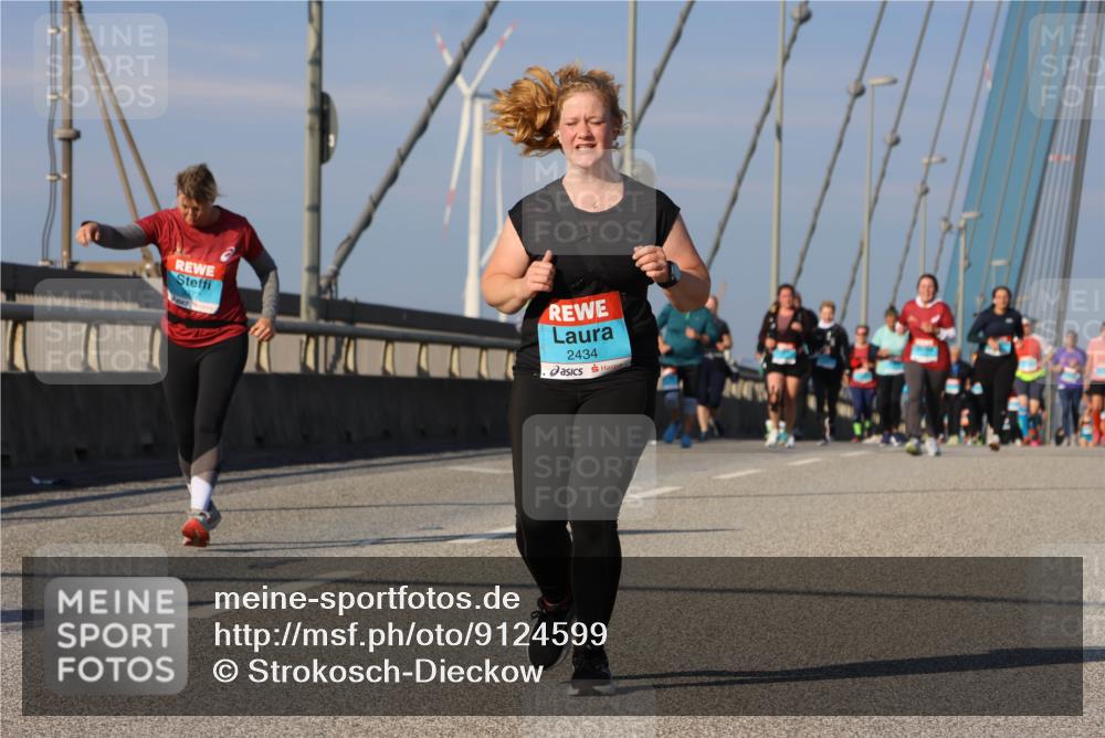 03.10.2025 - Köhlbrandbrückenlauf Strokosch-Dieckow http://msf.ph/oto/9124599 03.10.2025 10:05:27 Position 2 2434 meine-sportfotos.de