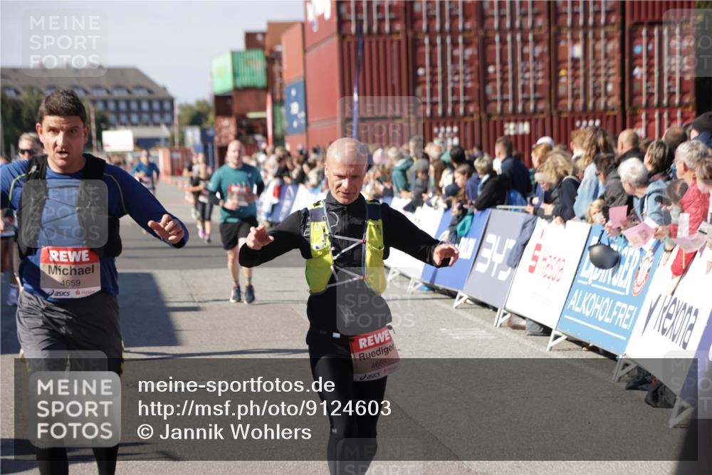 03.10.2025 - Köhlbrandbrückenlauf Jannik Wohlers http://msf.ph/oto/9124603 03.10.2025 13:06:28 Ziel 4015, 4122, 4124, 4396, 4550, 4658, 4659, 5563, 5641, 5970, 6193 meine-sportfotos.de