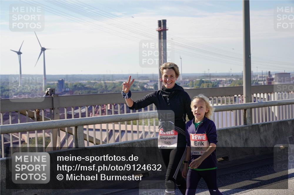03.10.2025 - Köhlbrandbrückenlauf Michael Burmester http://msf.ph/oto/9124632 03.10.2025 13:07:49 Position 2 5905, 5904 meine-sportfotos.de