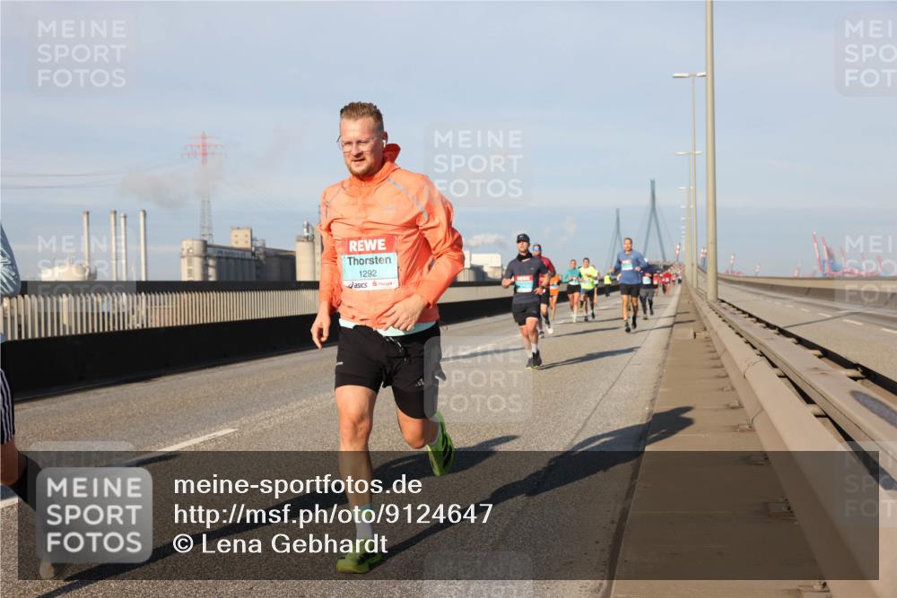 03.10.2025 - Köhlbrandbrückenlauf Lena Gebhardt http://msf.ph/oto/9124647 03.10.2025 09:45:58 Position 2 1292 meine-sportfotos.de