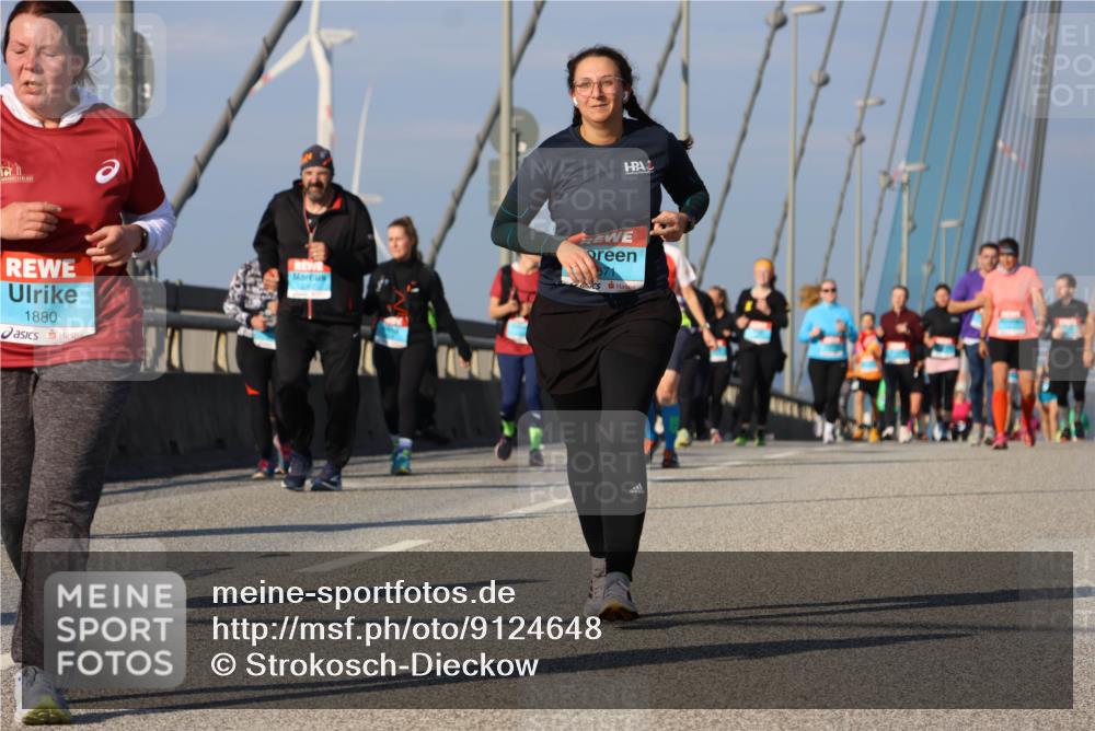 03.10.2025 - Köhlbrandbrückenlauf Strokosch-Dieckow http://msf.ph/oto/9124648 03.10.2025 10:05:42 Position 2 1880, 571 meine-sportfotos.de