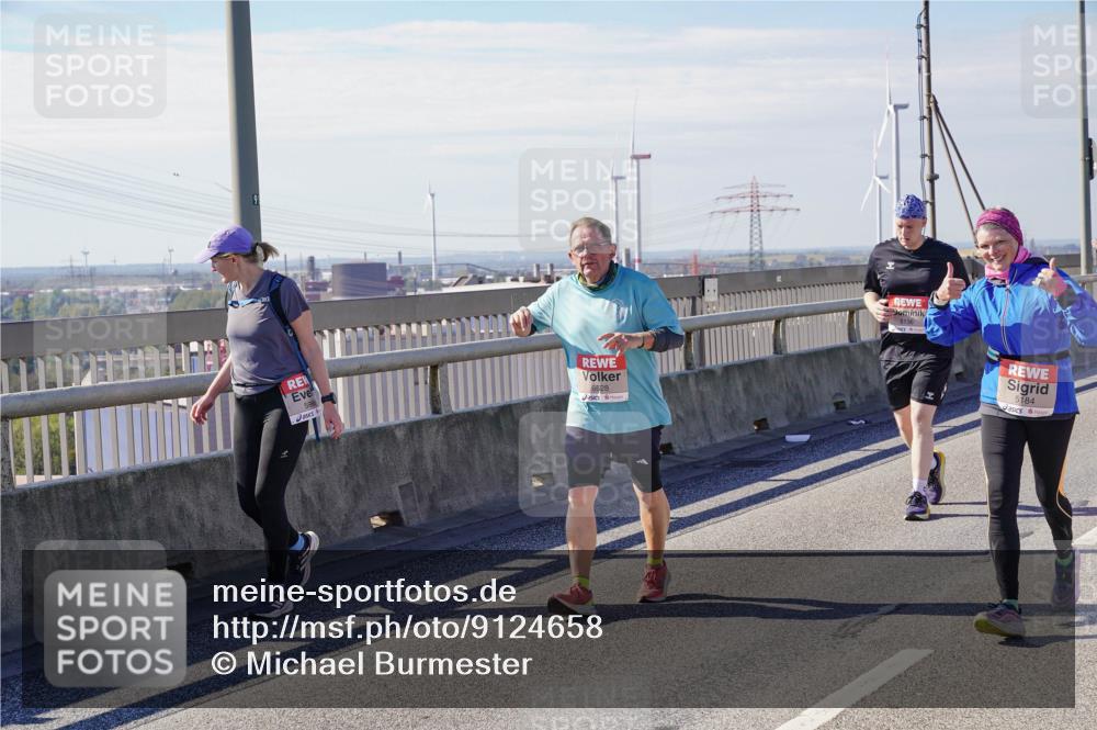 03.10.2025 - Köhlbrandbrückenlauf Michael Burmester http://msf.ph/oto/9124658 03.10.2025 13:07:53 Position 2 9, 1, 6528, 5136, 5184 meine-sportfotos.de